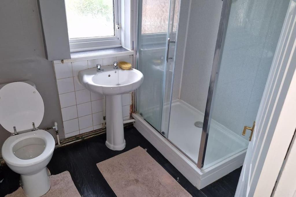 4 Bedroom Perfect Home For The Family Getaway Birmingham Esterno foto